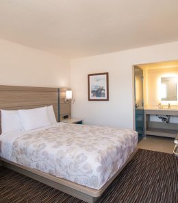 Standard Queen w/Tub