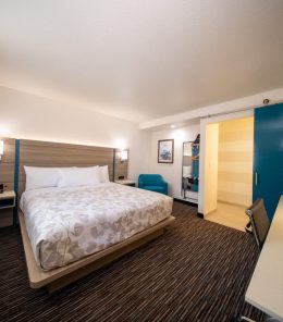 Suite with One King and Two Twin Beds